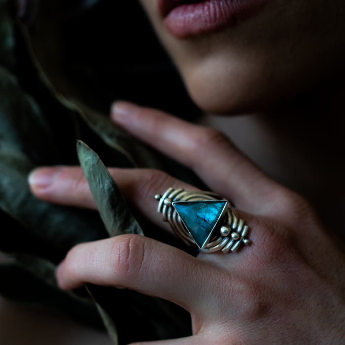 •STRAY• labradorite pentagon + gold necklace
